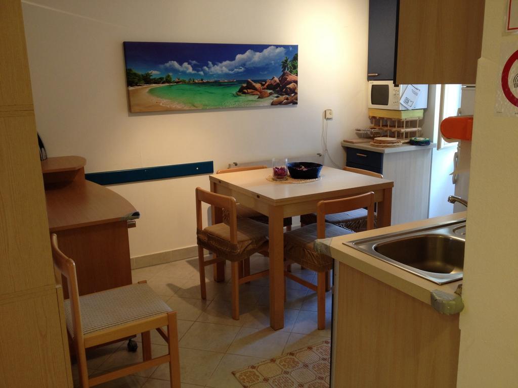 ロヴィニCa'Del Sole Free Parkingアパートメント 部屋 写真